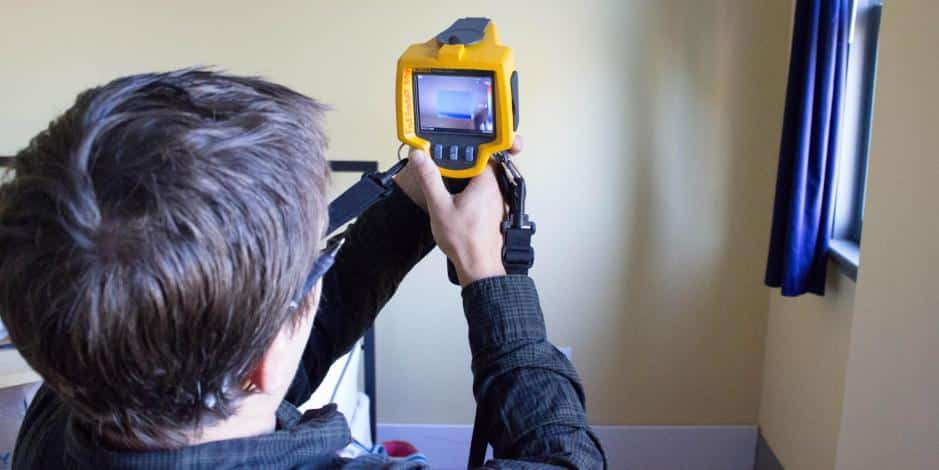 Infrared Imaging for Cracked Walls